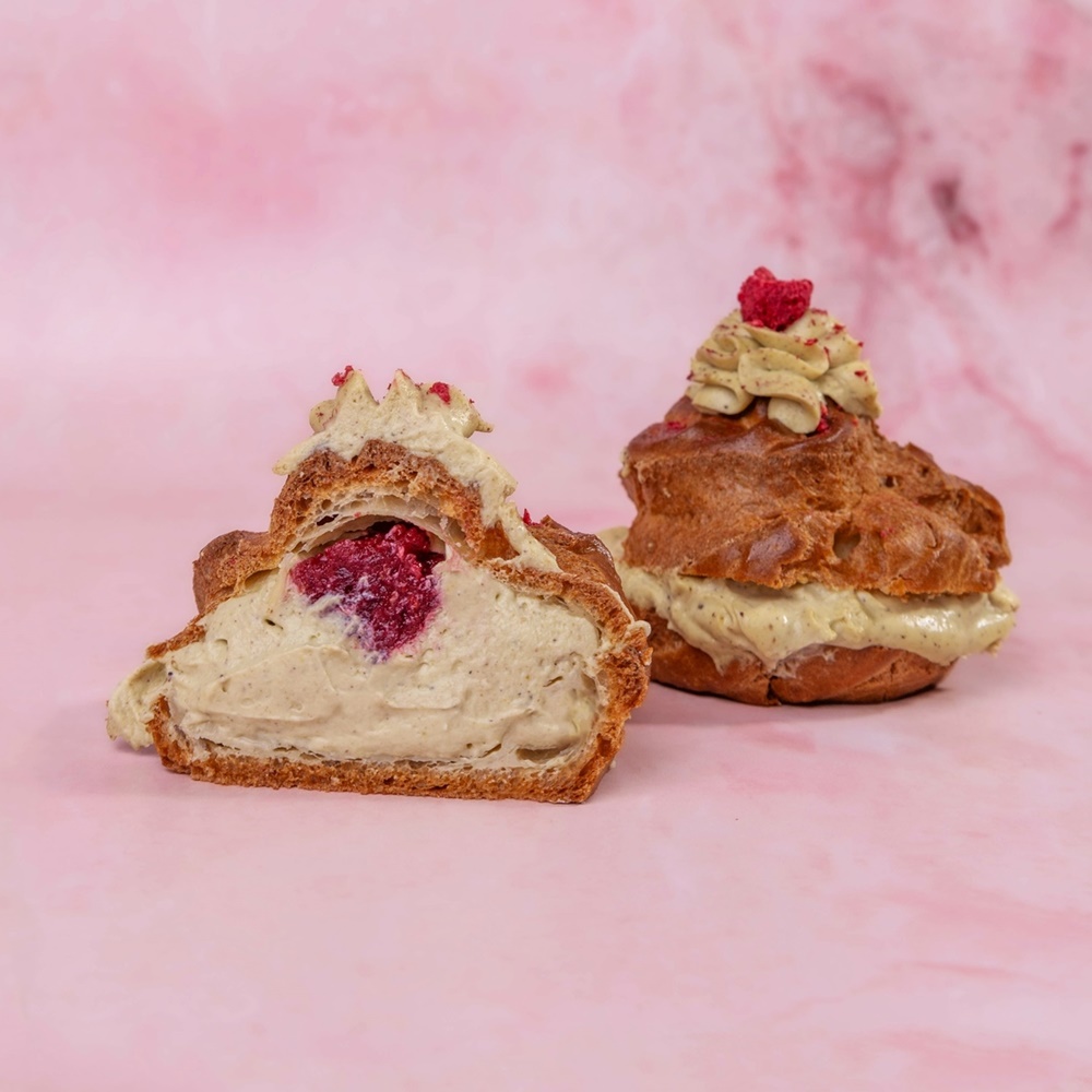 Ptysie z kremem pistacjowym i malinami XXL – 6 szt. - obrazek 2