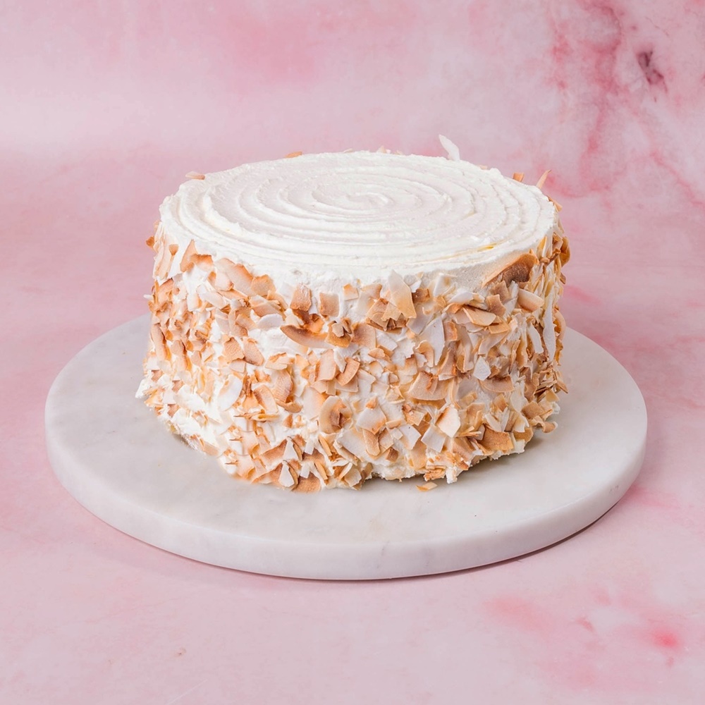 Tort kokosowy z migdałami i porzeczkami