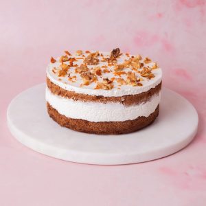Ciasto marchewkowe z kremem śmietankowym i kremem orzechowym