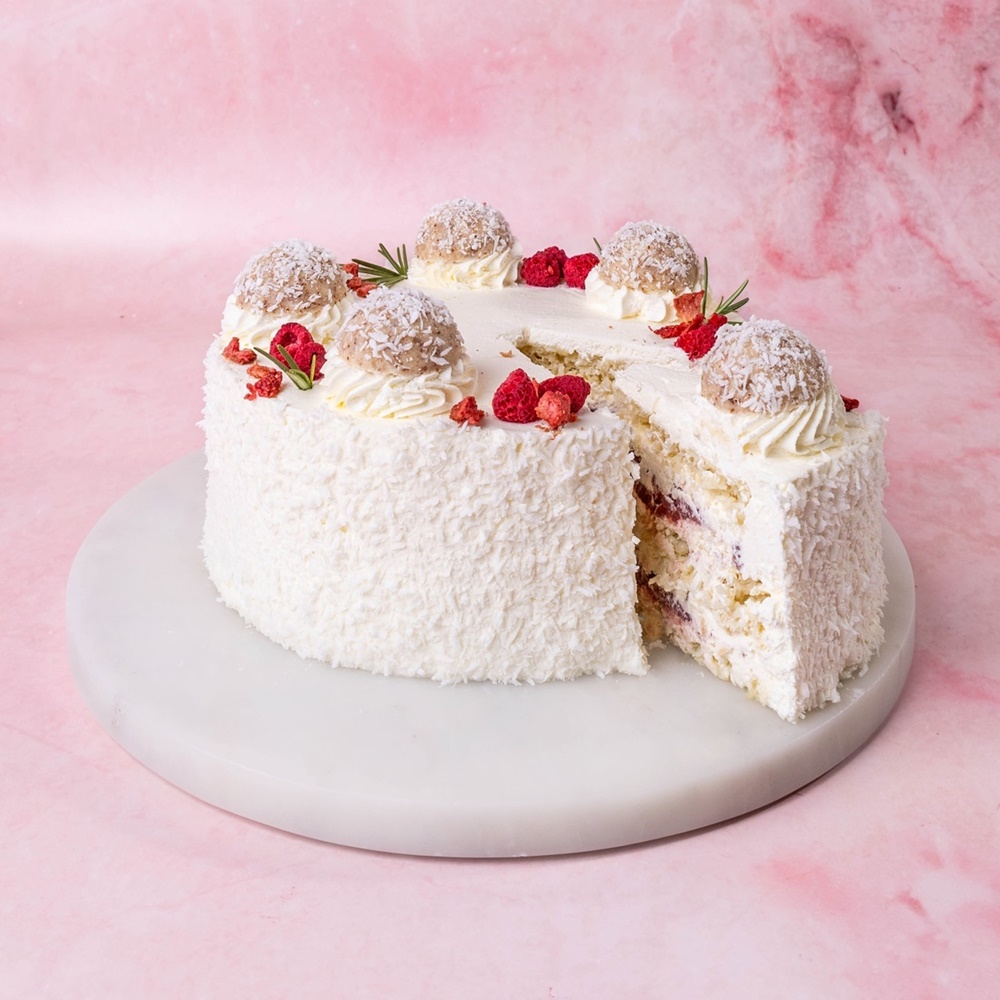 Keto tort rafaello z truskawką - obrazek 2