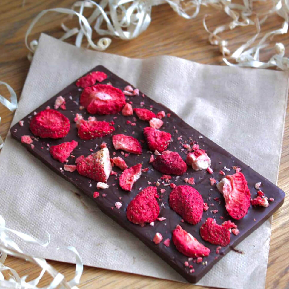 Wegańska czekolada z truskawkami