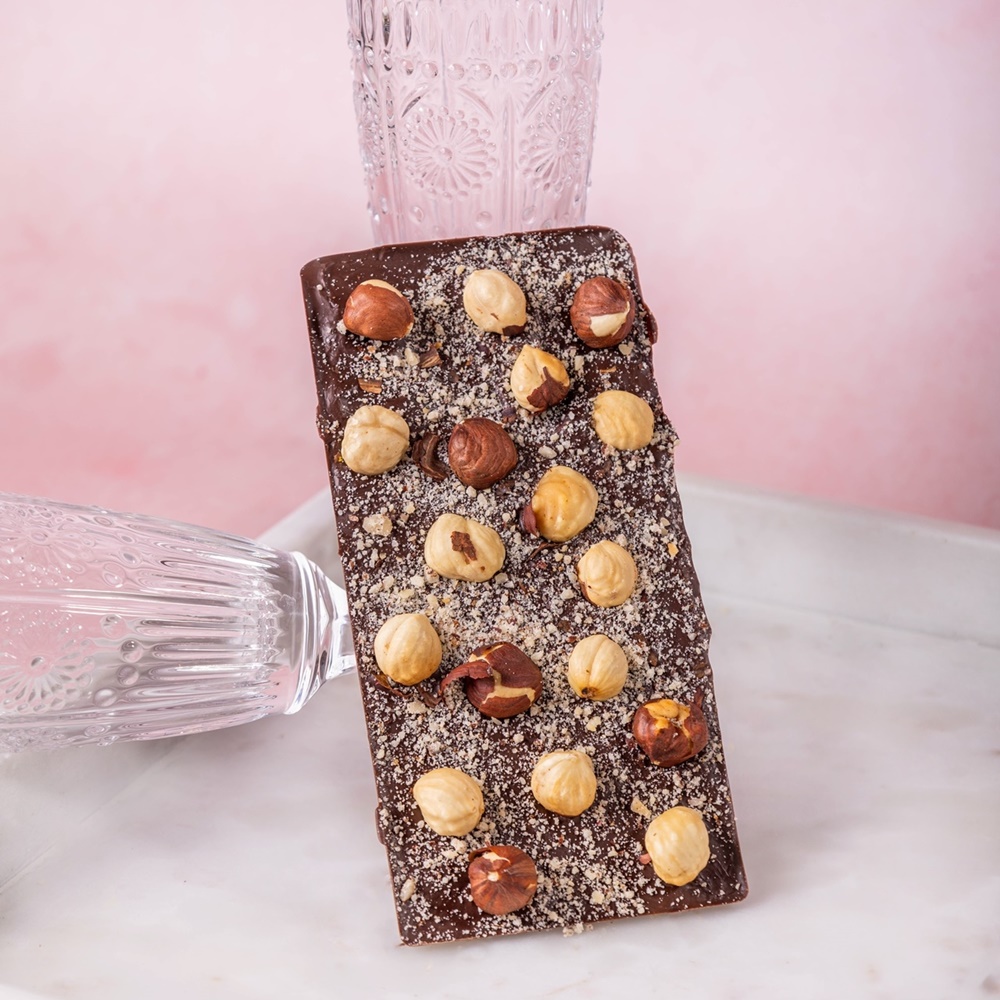Wegańska czekolada z orzechami laskowymi
