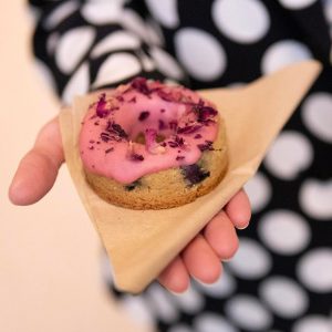 Wegański box donut borówka śmietanka 6 szt.